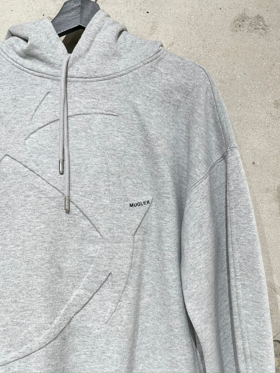 뮈글러 x h&m 멜란지 라이트 그레이 스타 모티프 후디 상품이미지3