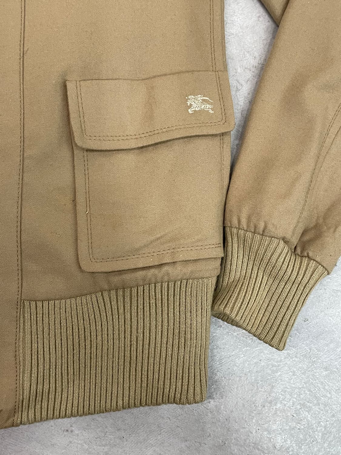 버버리 하이넥 로고 재킷 상품이미지5