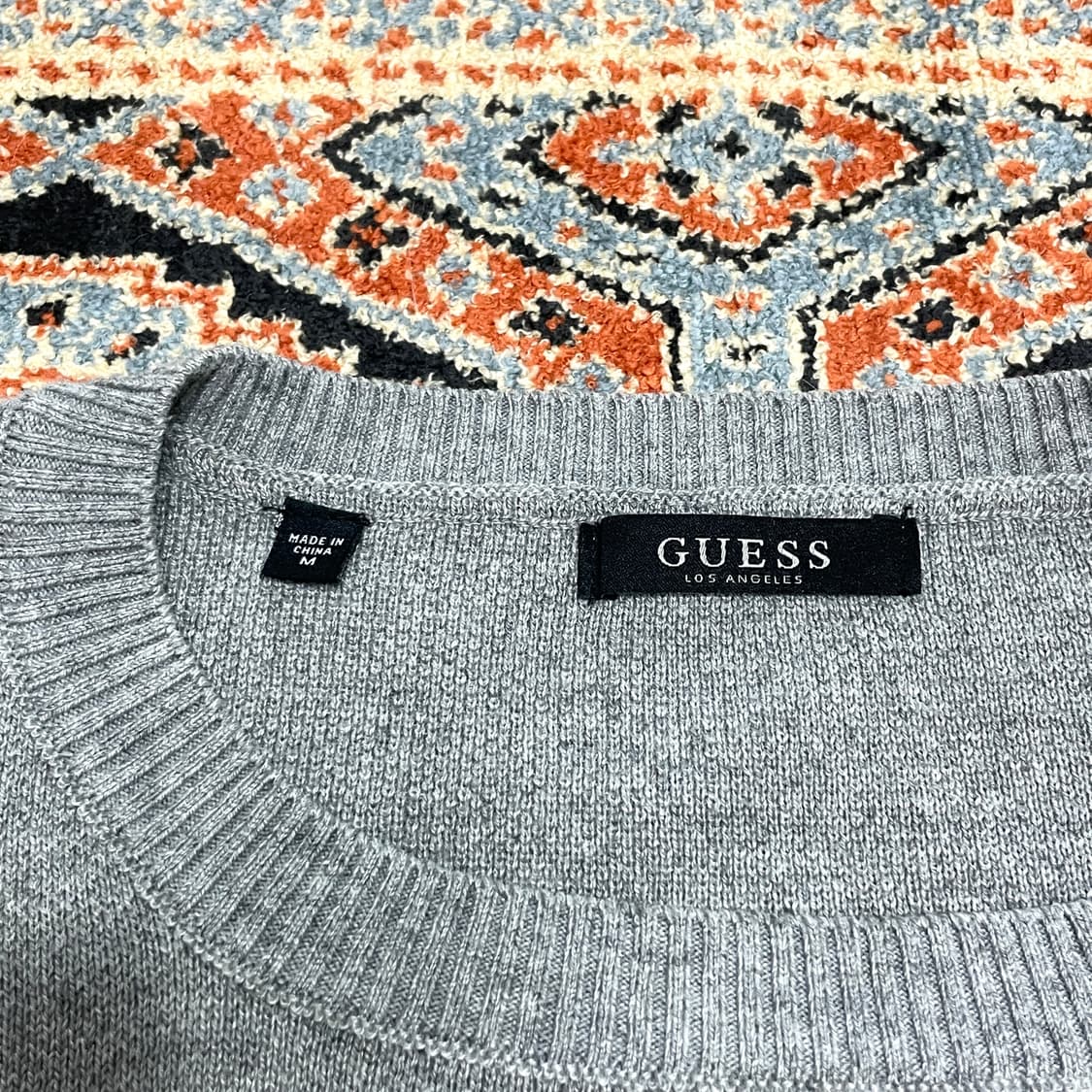 게스 스펠로고 그레이 니트 남성M 상품이미지3