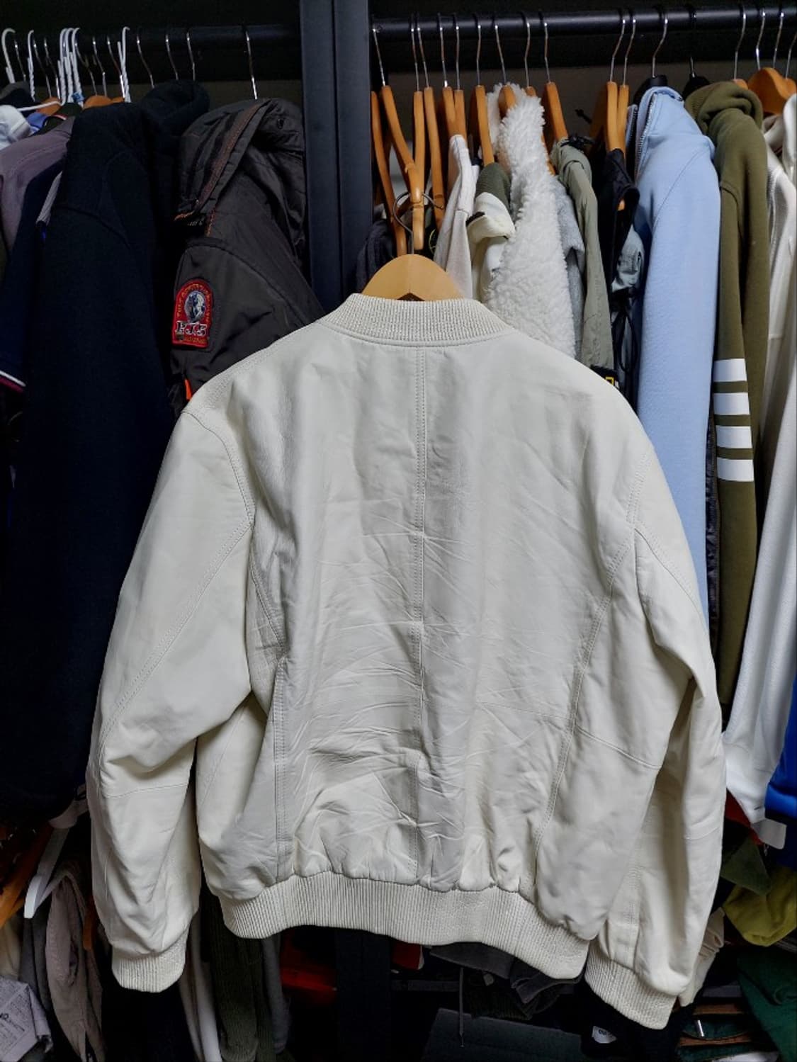 맨온더분 크림 천연 양가죽 바시티 블루종 50 상품이미지8