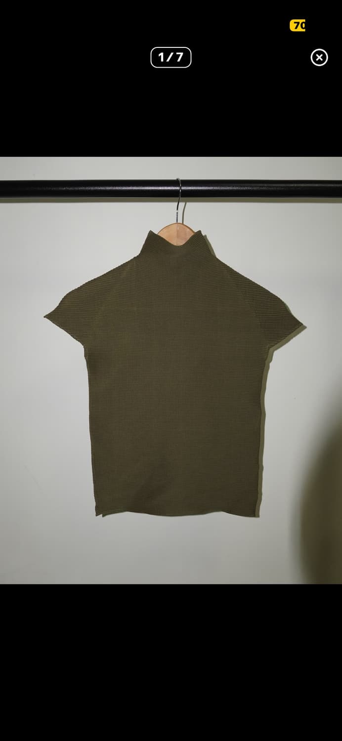 이세이미야케 - High Neck Top(Khaki) 상품이미지1