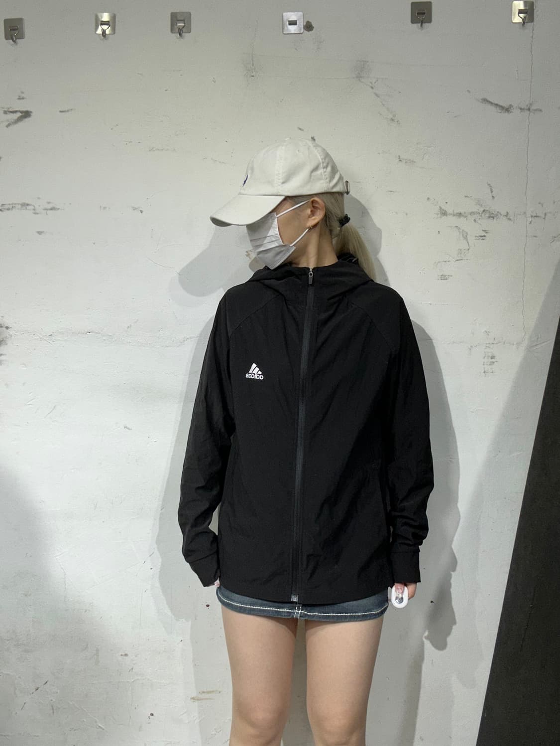 아디다스 블랙 후드 바람막이 로고 트랙 자켓 L 상품이미지2