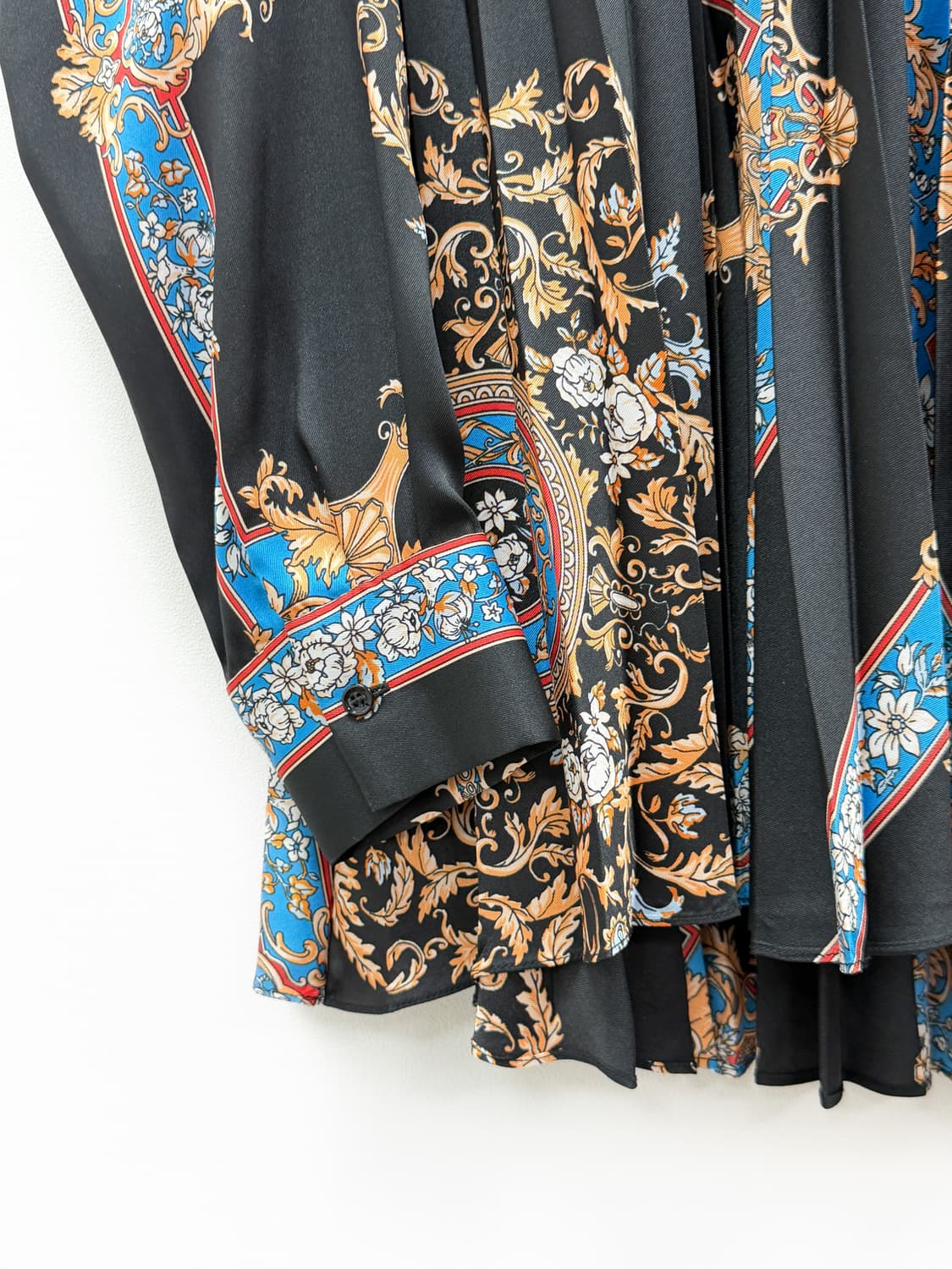 산드로 바로크 프린트 플리츠 블라우스 상품이미지4