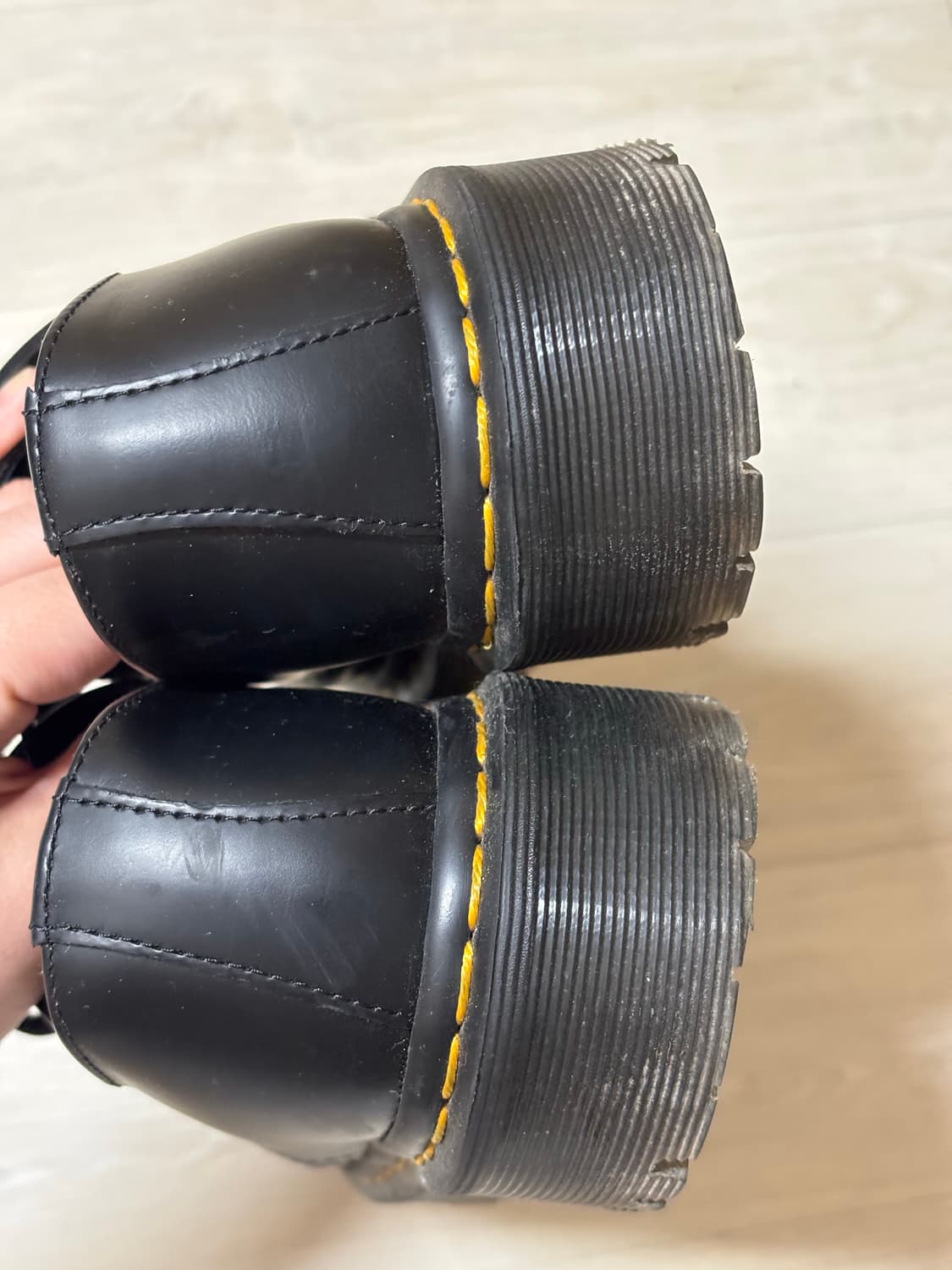 UK3) 닥터마틴 벡스 3홀 225 상품이미지6