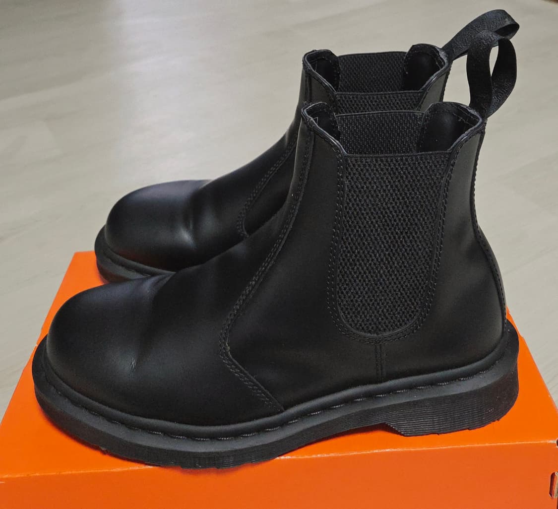 닥터마틴 2976 모노 블랙 상품이미지2