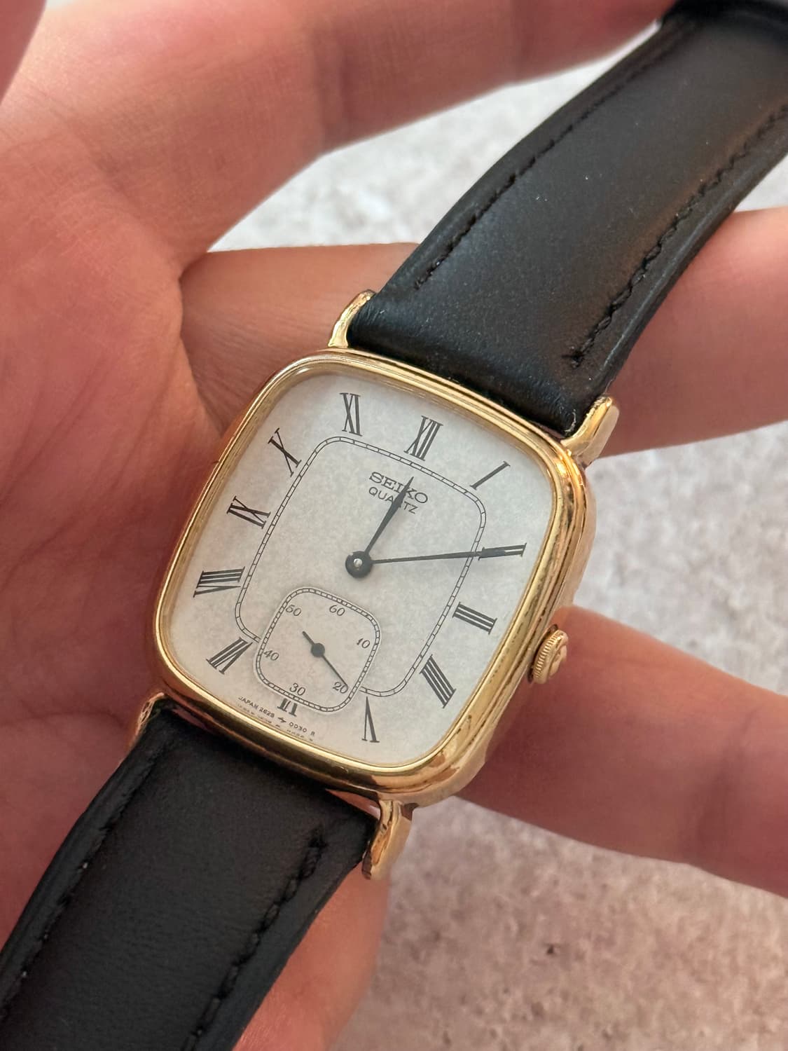 Seiko 세이코 쿼츠 스몰세컨드 로만 인덱스 탱크 상품이미지3