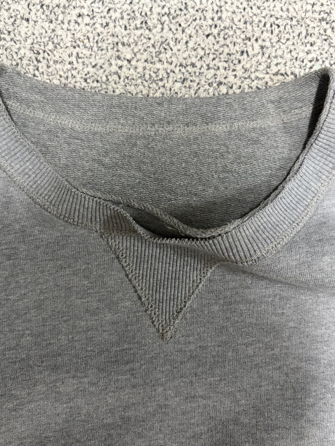 돌체앤가바나 메탈 로고 플레이트 스웨트셔츠 상품이미지4