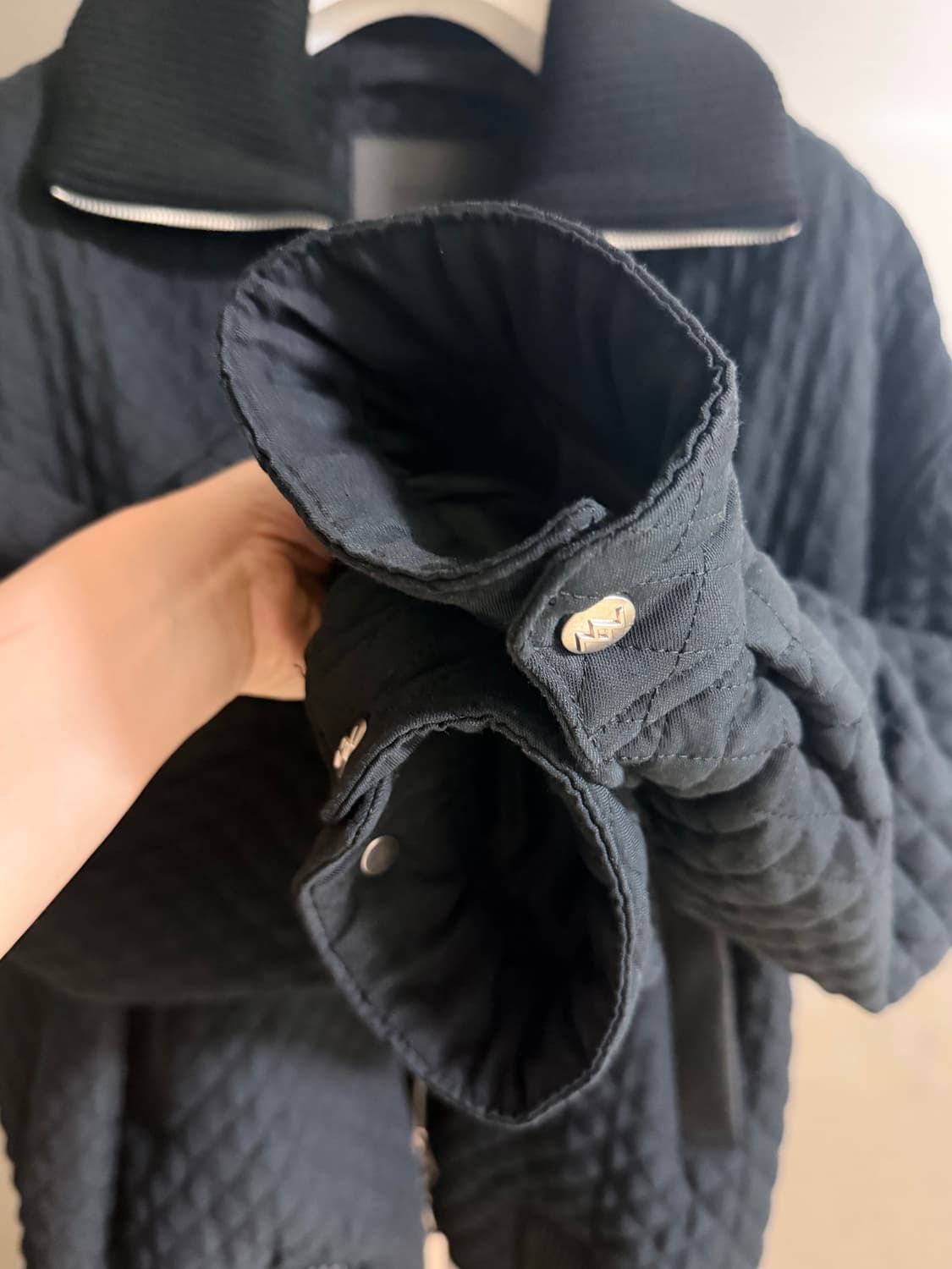 송지오옴므 지제로 카라 퀼팅 패디드 점퍼 상품이미지4