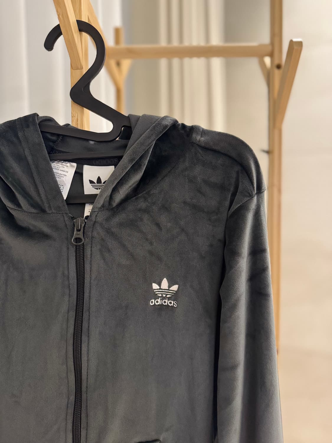대장급!! 아디다스 차콜 벨벳 후드집업 상품이미지2