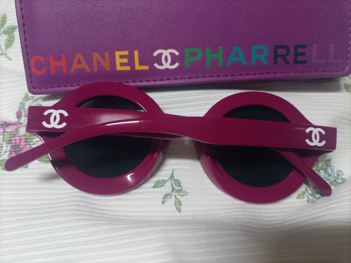 정품 샤넬×퍼렐 보라색 선글라스 상품이미지3