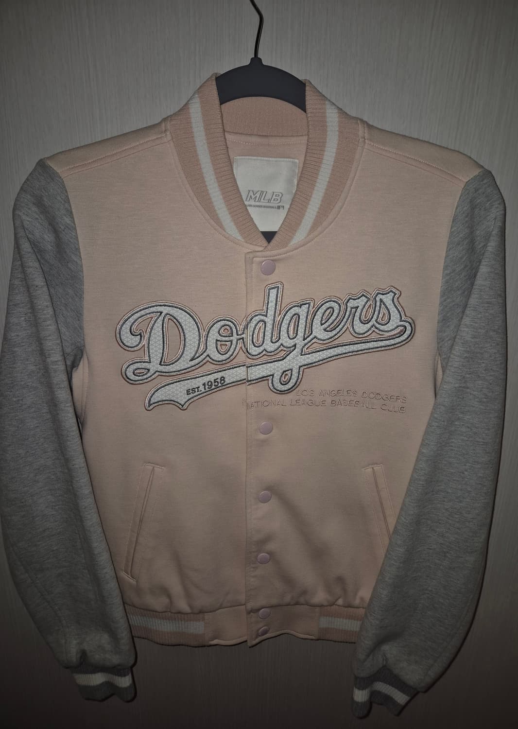 MLB 핀터깔 딸기우유 야구 점퍼 바시티 핑/회 상품이미지2