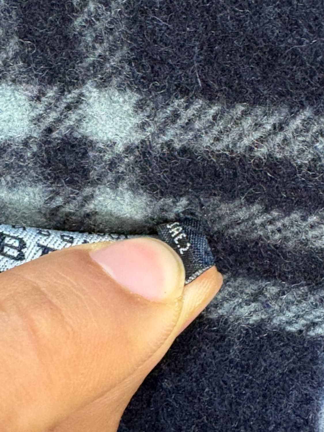 버버리 램스울 100% 네이비 머플러(롱) 목도리 정품 상품이미지4