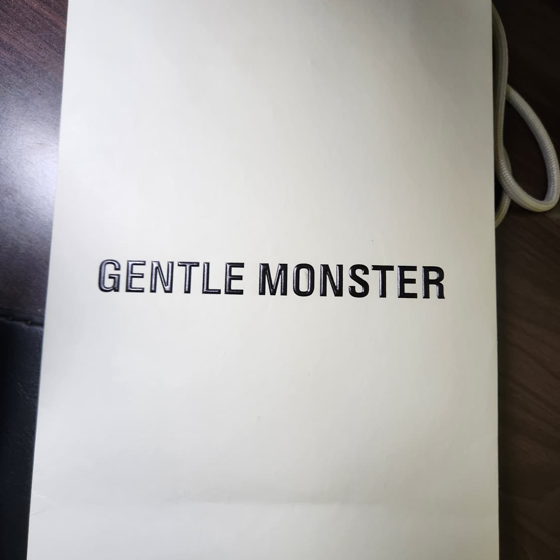 젠틀몬스터 레니01 판매합니다. 상품이미지4