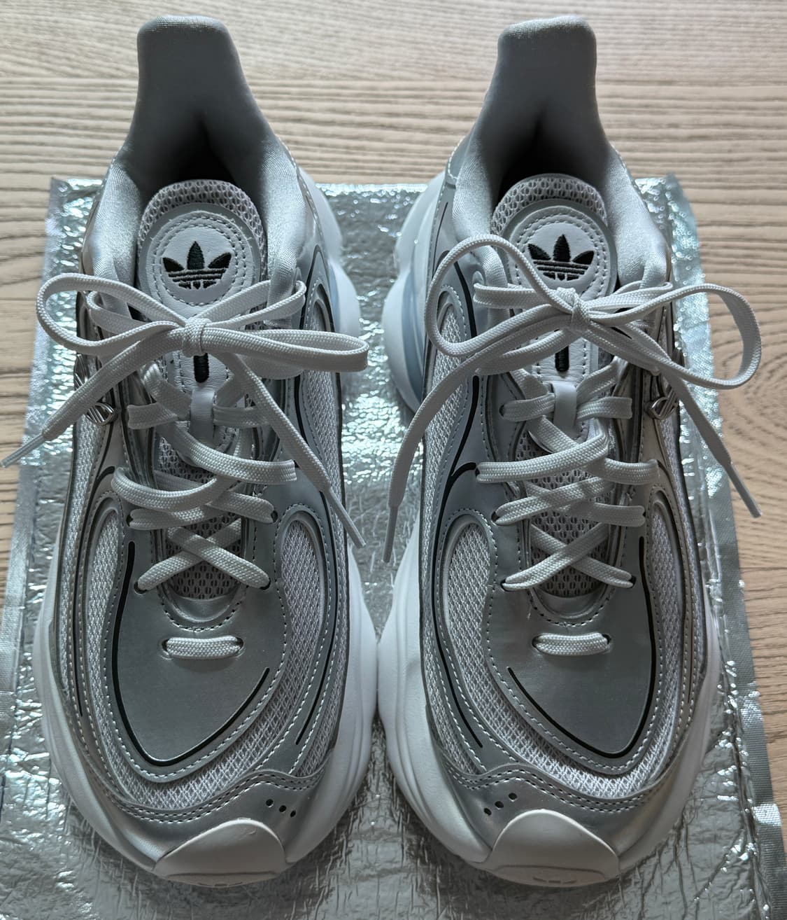 (새상품) 아디다스 오즈베누즈 실버 W235 상품이미지1