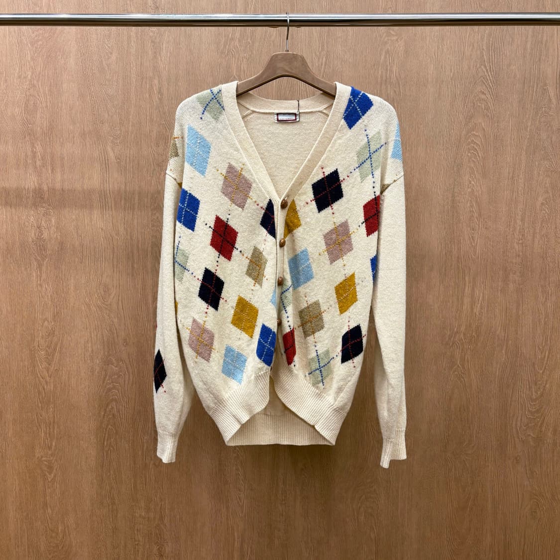 칼 헬무트 브이넥 긴팔 울 니트 가디건 아가일 패턴 버튼 디테일 아이보리 상품이미지2