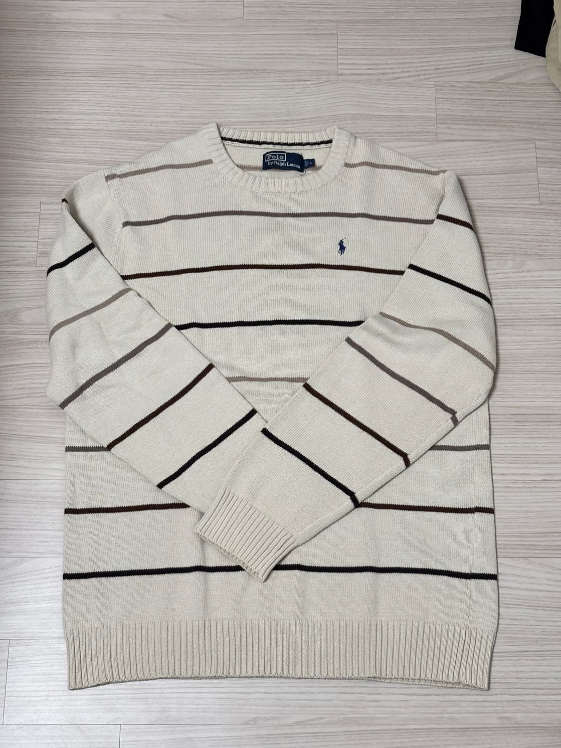 폴로 니트 L 사이즈 판매합니다 상품이미지1