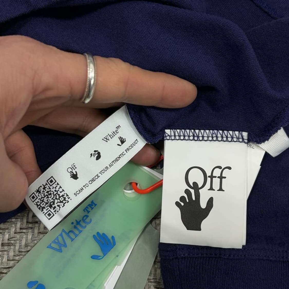 오프화이트 마커에로우 롱슬리브 v2072 상품이미지9