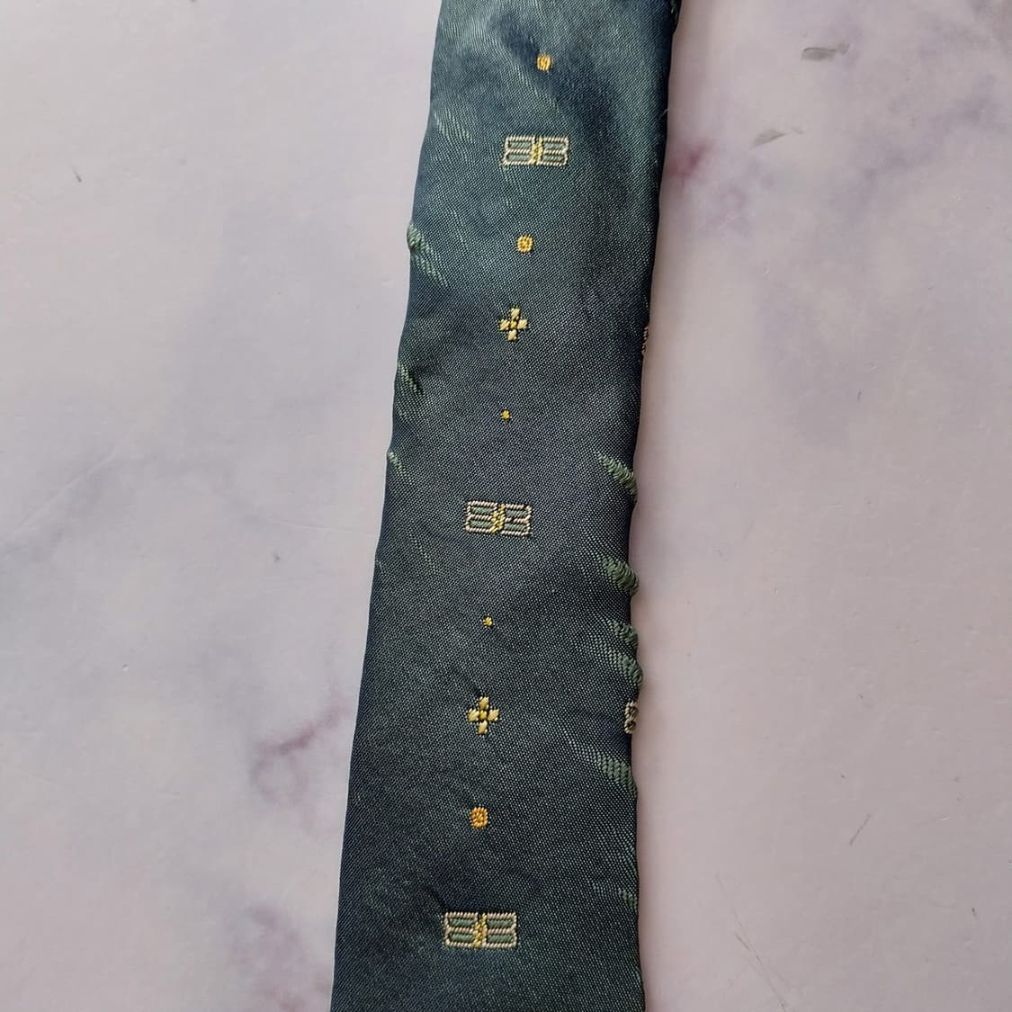 발렌시아가 실크 전체 로고 자수 넥타이 9.2cm B등급 K1937
 상품이미지8