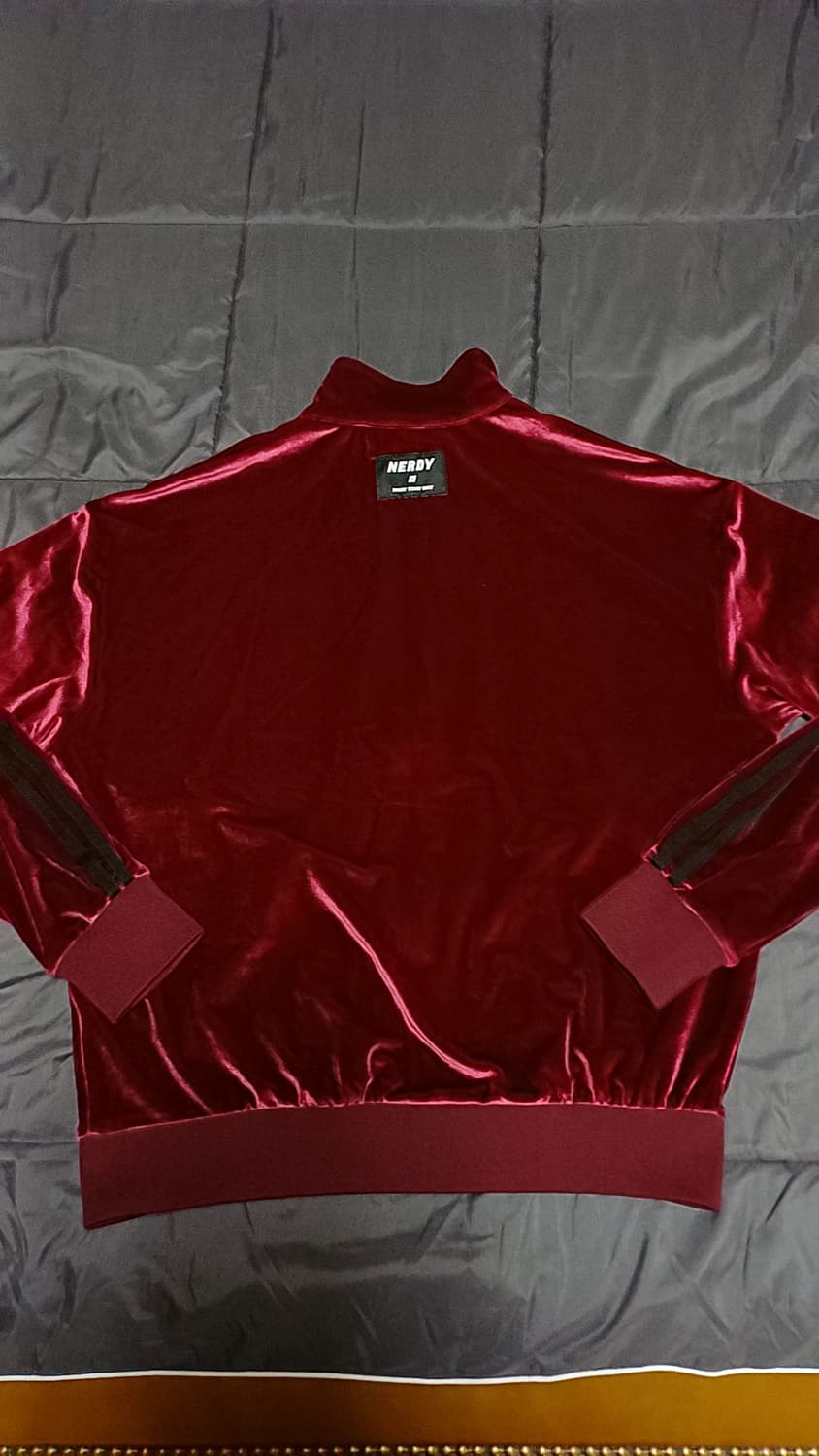 널디 오버핏벨벳저지 100 여성77 가슴61 기장65 상품이미지3