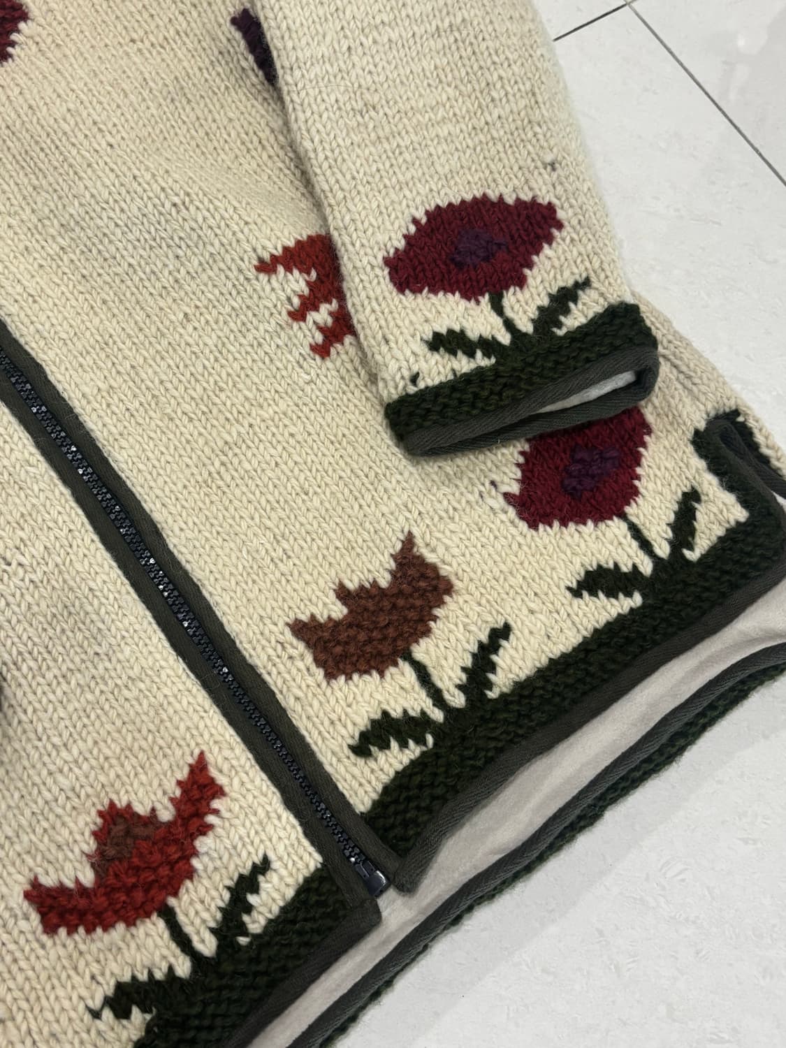 [VINTAGE] 튤립 자수 울 니트집업 (POTALA G.S.) 상품이미지2