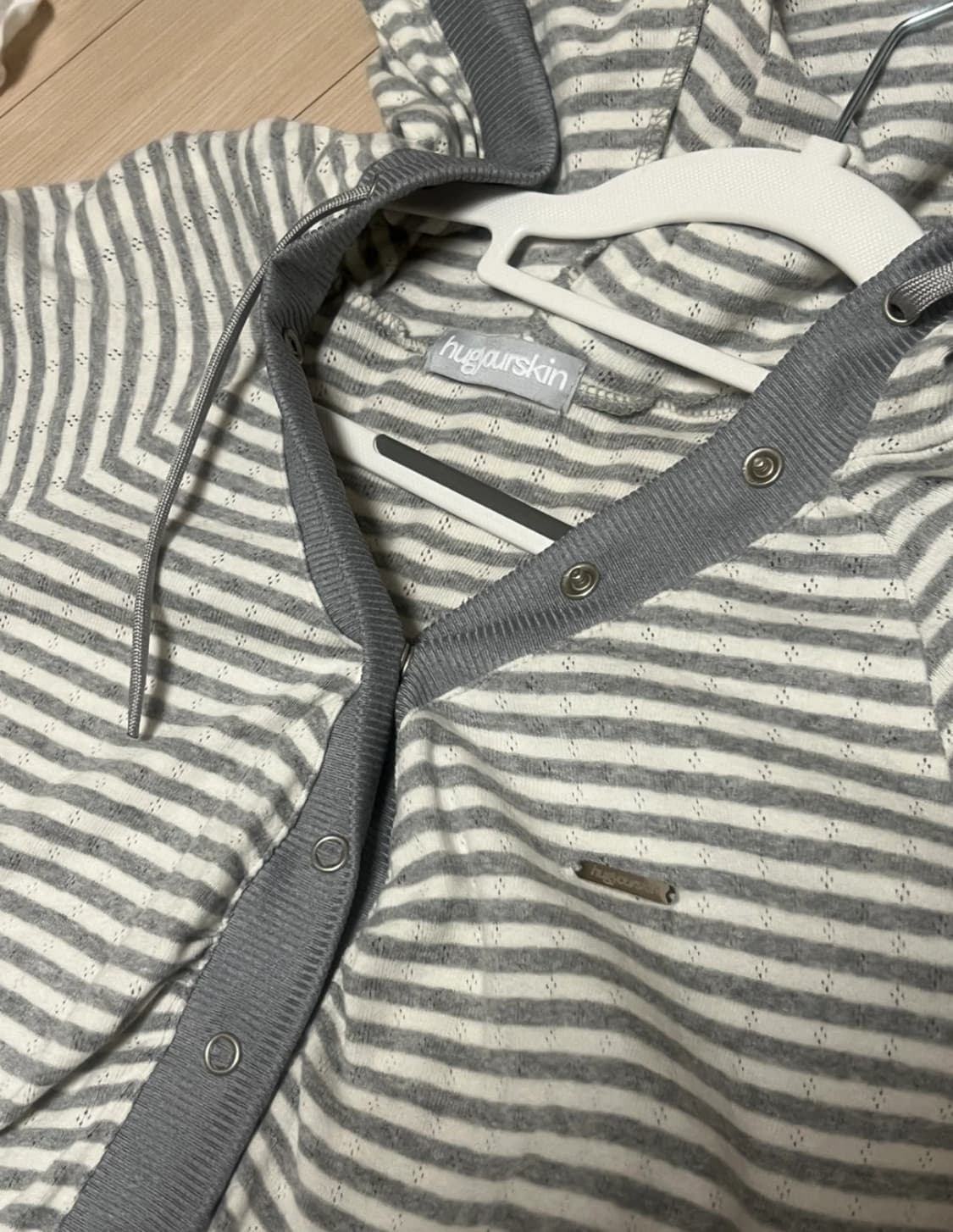 허그유어스킨 스트라이프 반팔 후드티 그레이 상품이미지2