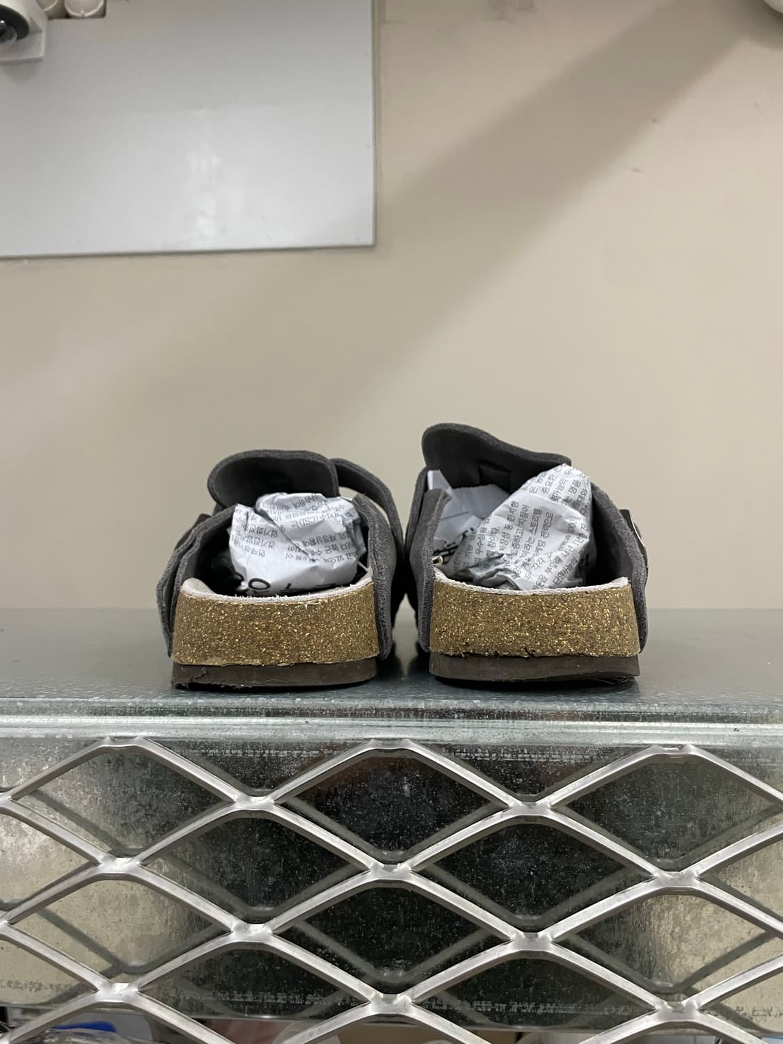 어그 스웨이드 클로그 270 상품이미지3