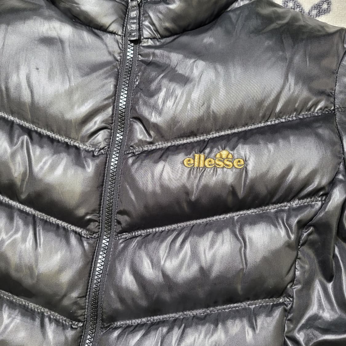 엘레쎄 유광 글로시 경량 패딩 우먼 상품이미지2