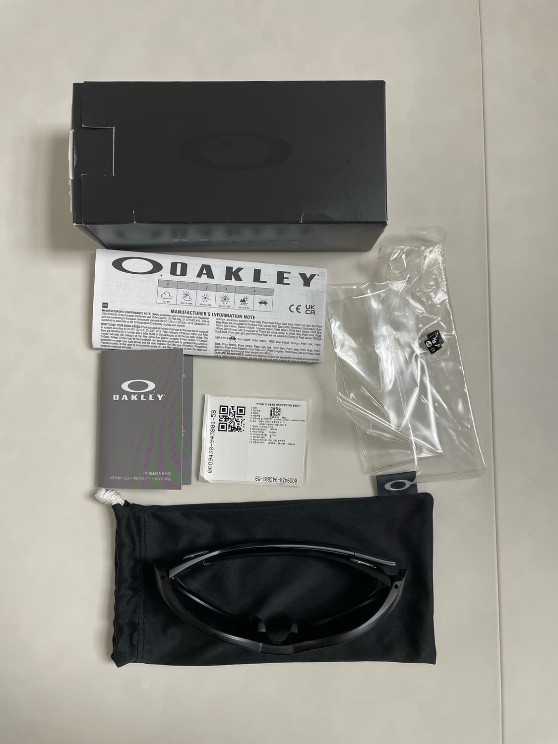 오클리 선글라스 OO9438-0158 블랙 상품이미지1