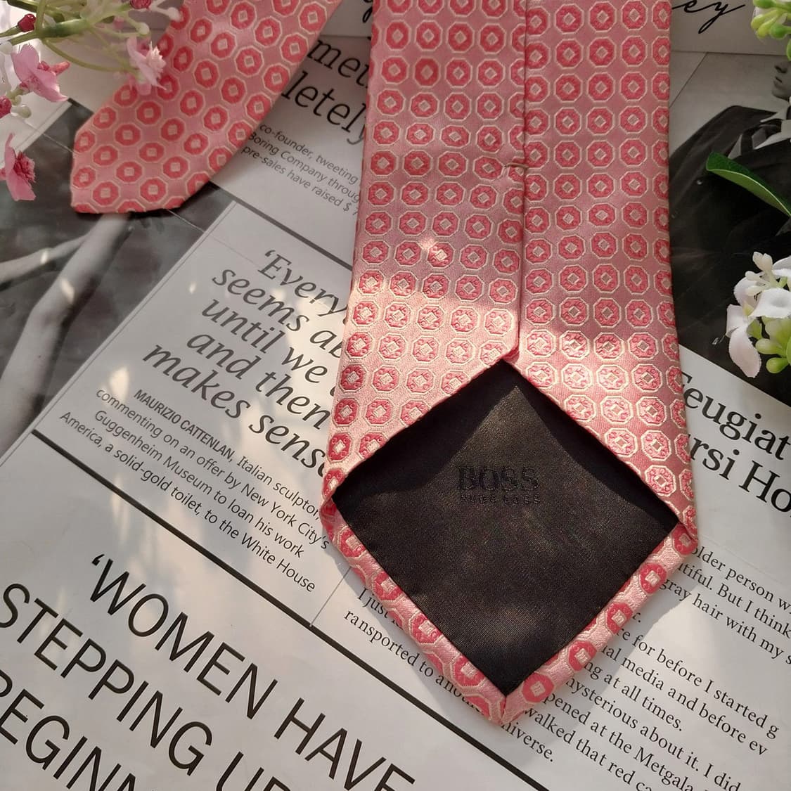 휴고 보스 실크 핑크 기하 패턴 넥타이 9cm A등급 K1631
 상품이미지7