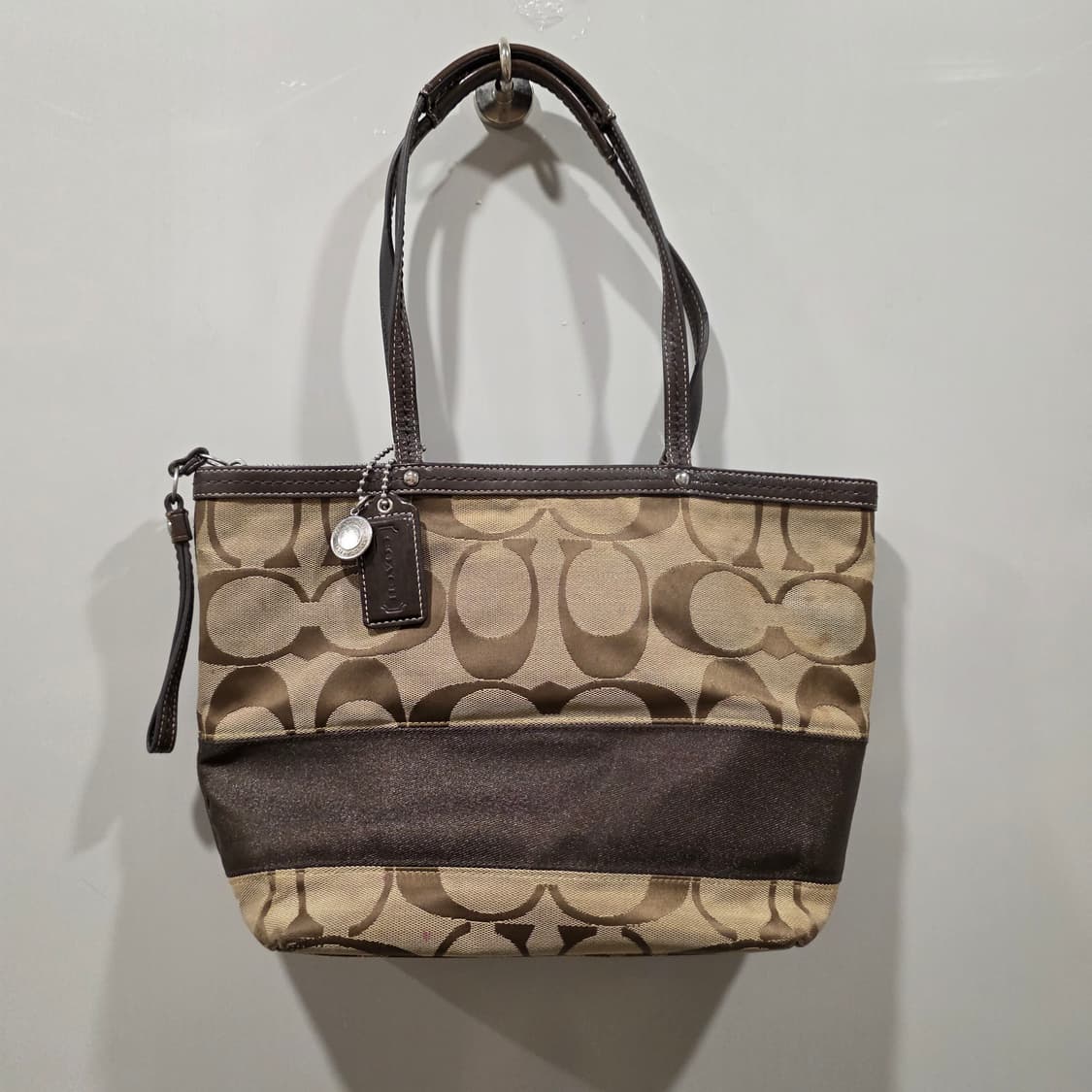 코치 시그니처 자카드 토트백 상품이미지2