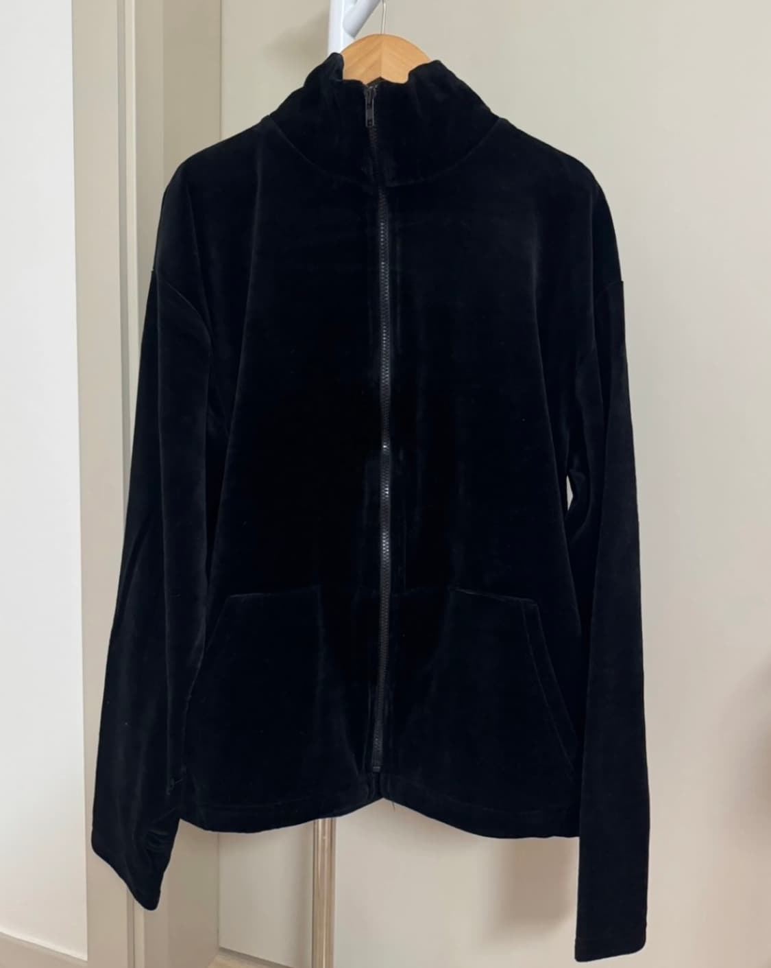 무신사브랜드 SICKOS 벨벳 블랙집업 상품이미지3