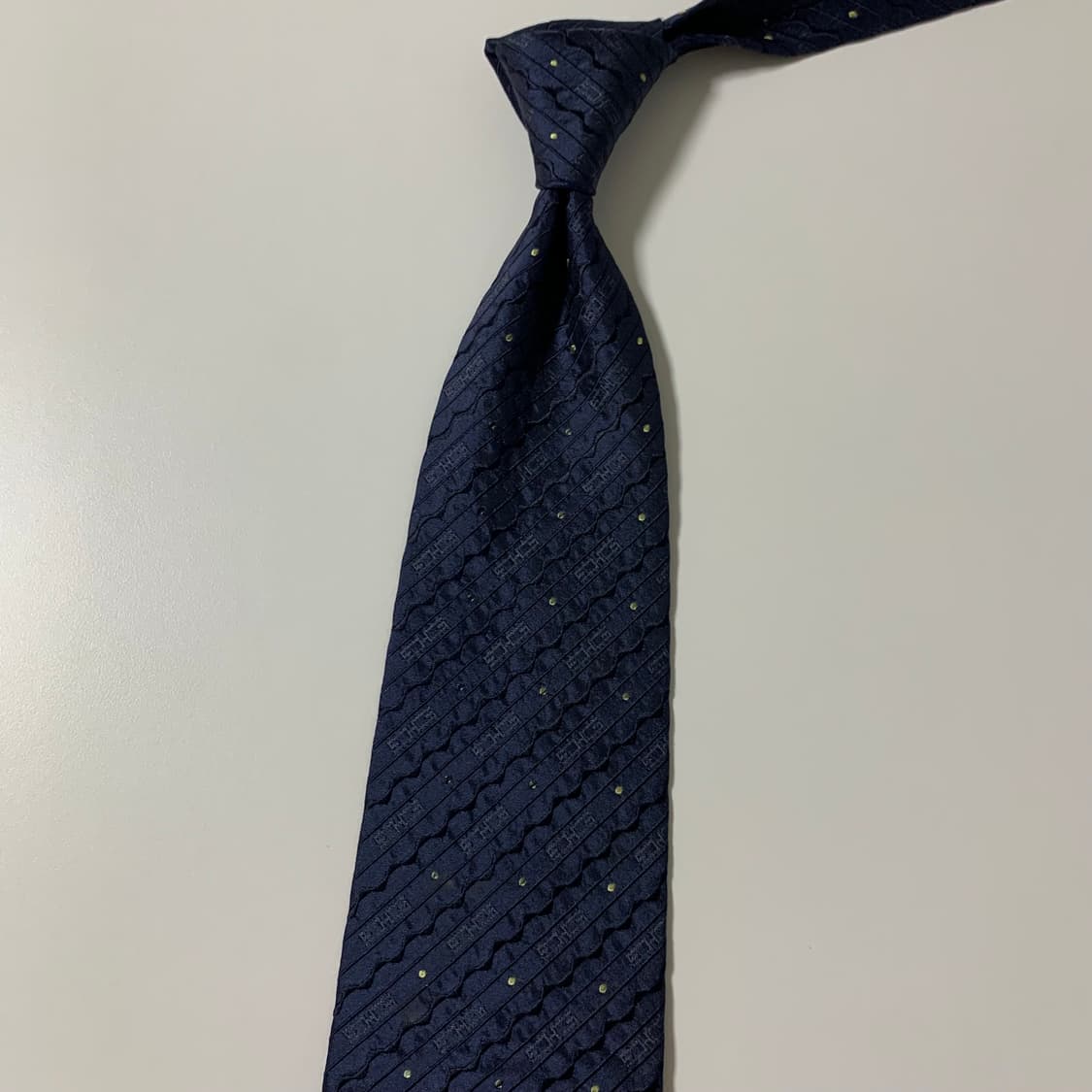 구찌(GUCCI) 명품 GG모노그램 넥타이 B+등급 9.4cm 상품이미지8