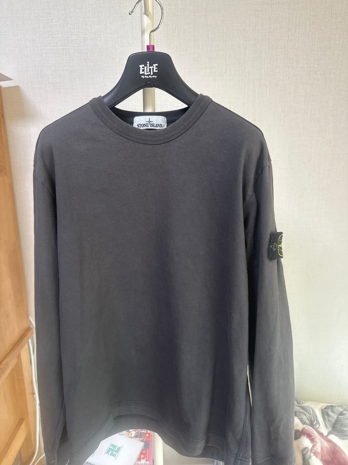 스톤 아일랜드 다크 그레이 상품이미지1