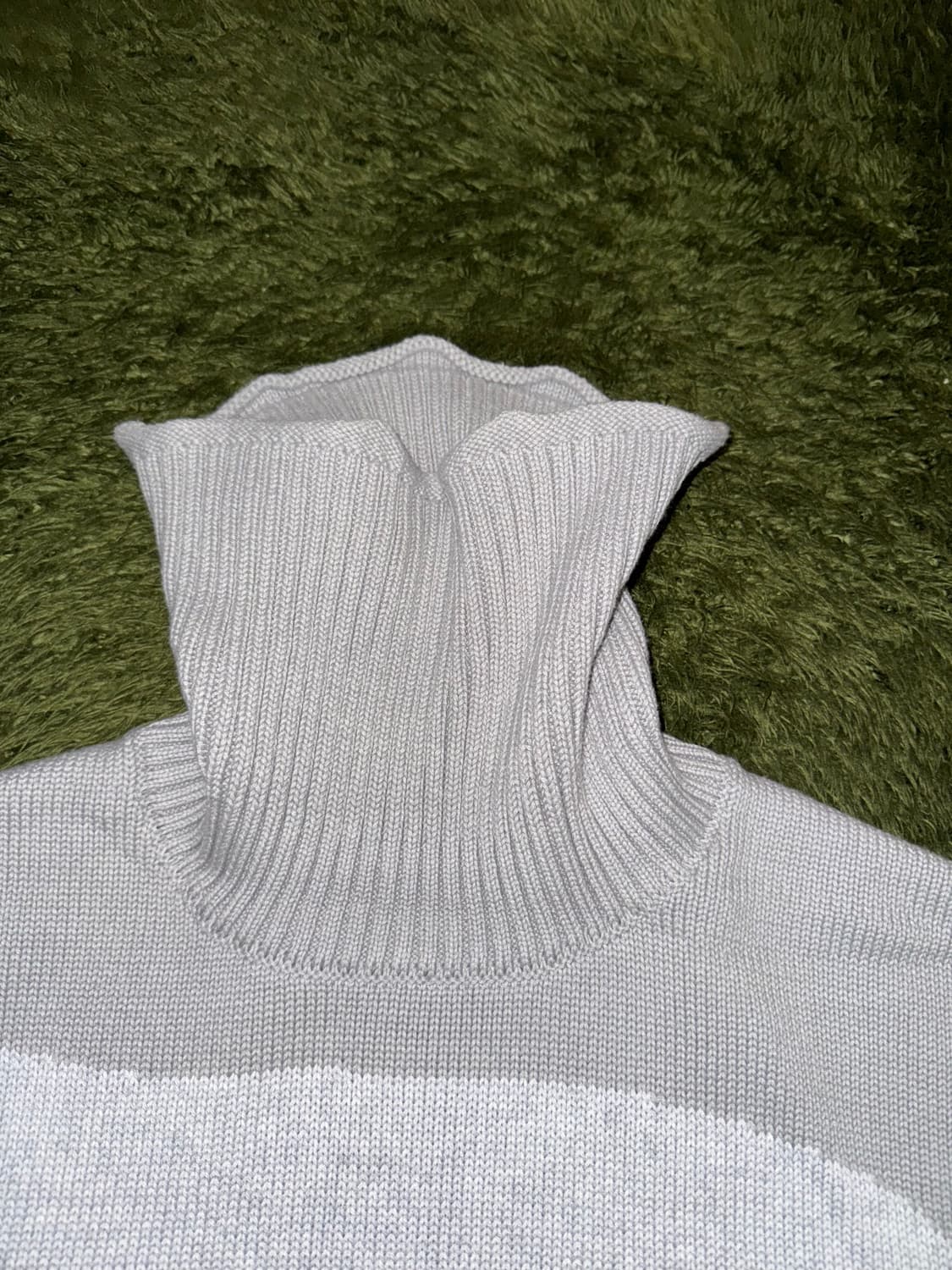 [XL] 하우스 오브 써니 웨이브 엠브로더리 로고 하이넥 니트 상품이미지6