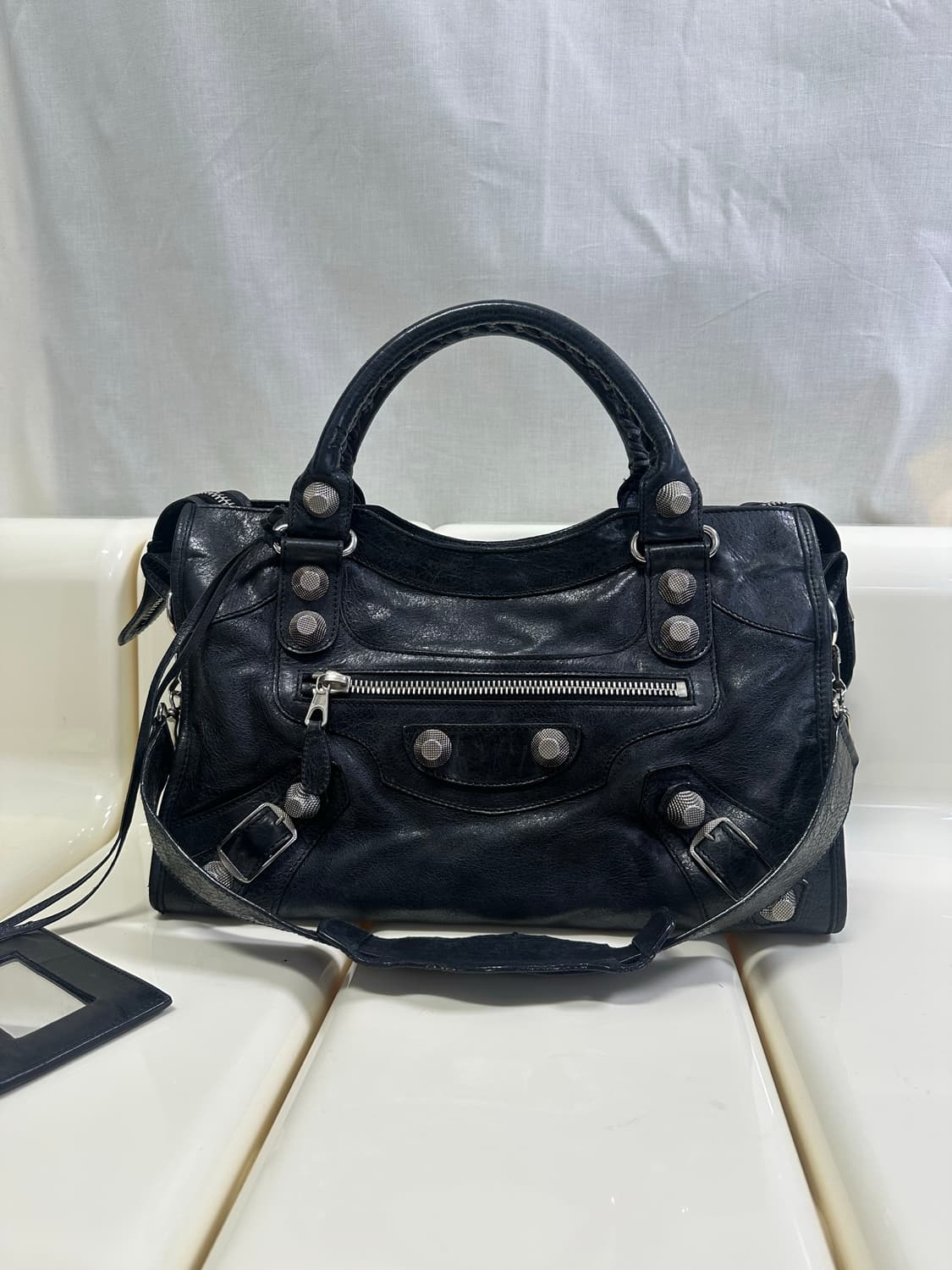 [A 정품] 발렌시아가 자이언트 시티 모터백 미디움 블랙 상품이미지4