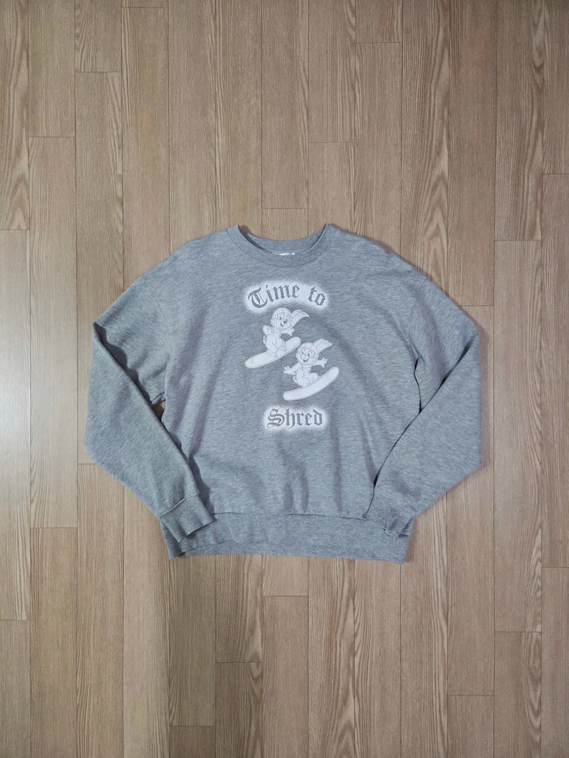 로베 디즈니 콜라보 멜란지 그레이 맨투맨 상품이미지1