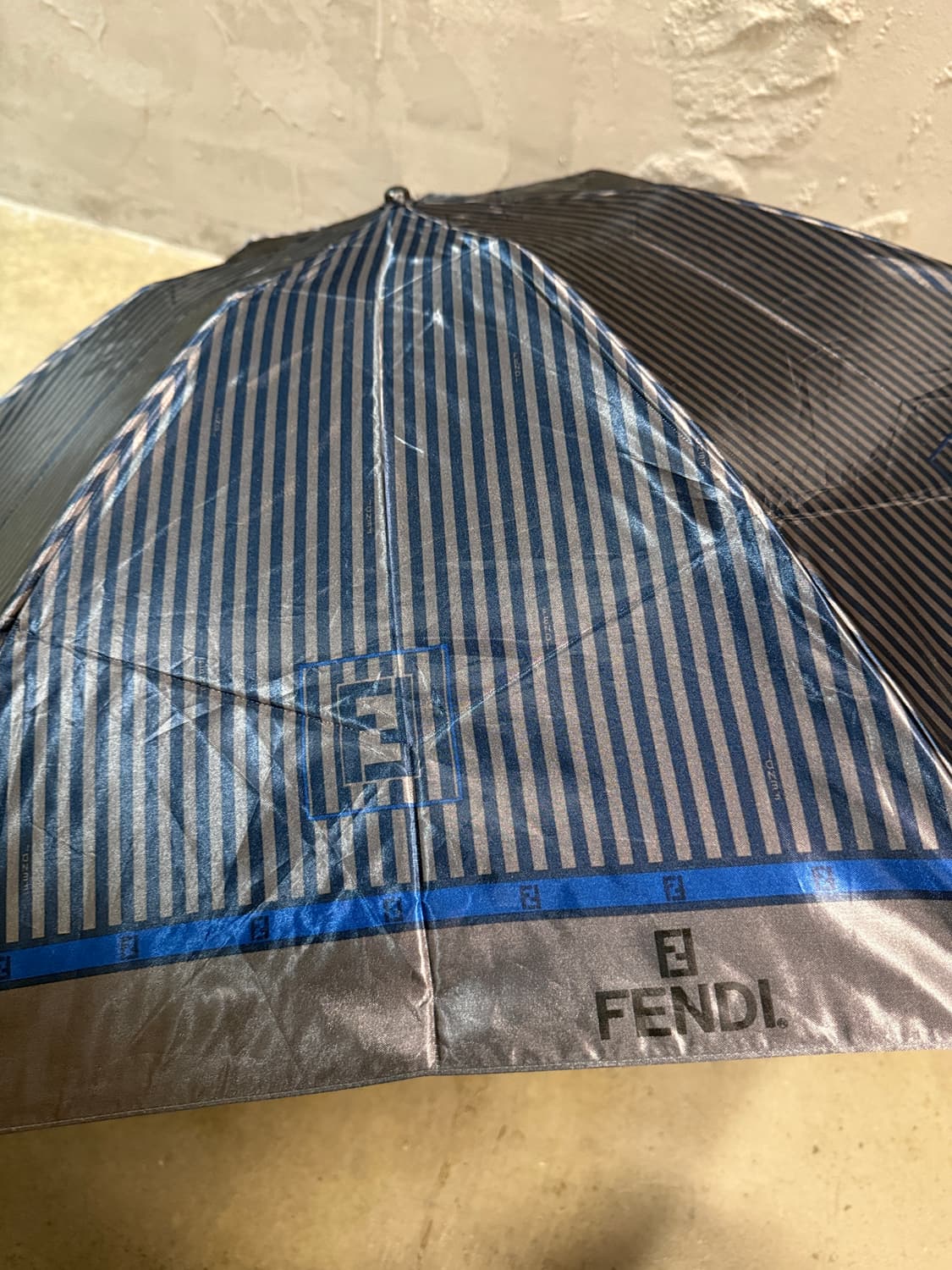 펜디 로고 스트라이프 폴딩 우산/양산 상품이미지1