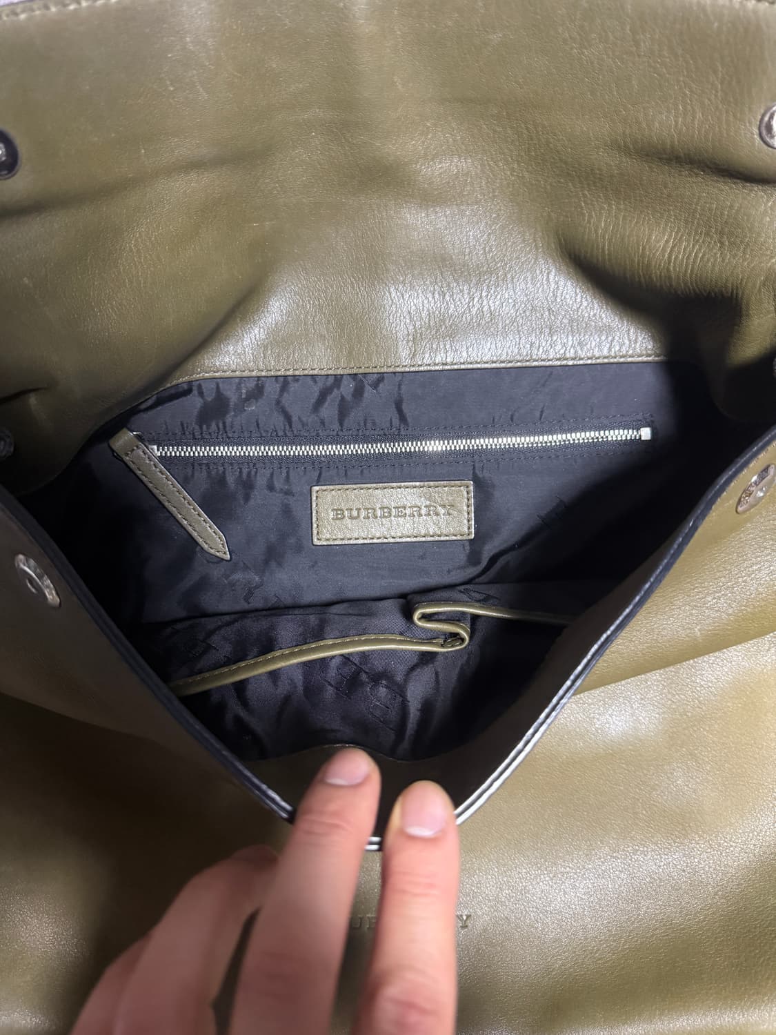 버버리 숄더백 상품이미지9