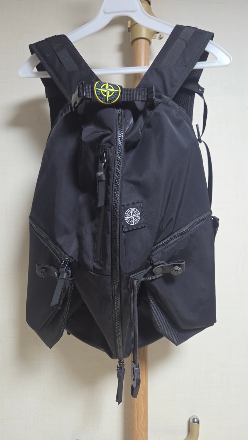 스톤아일랜드 블랙 백팩 상품이미지1