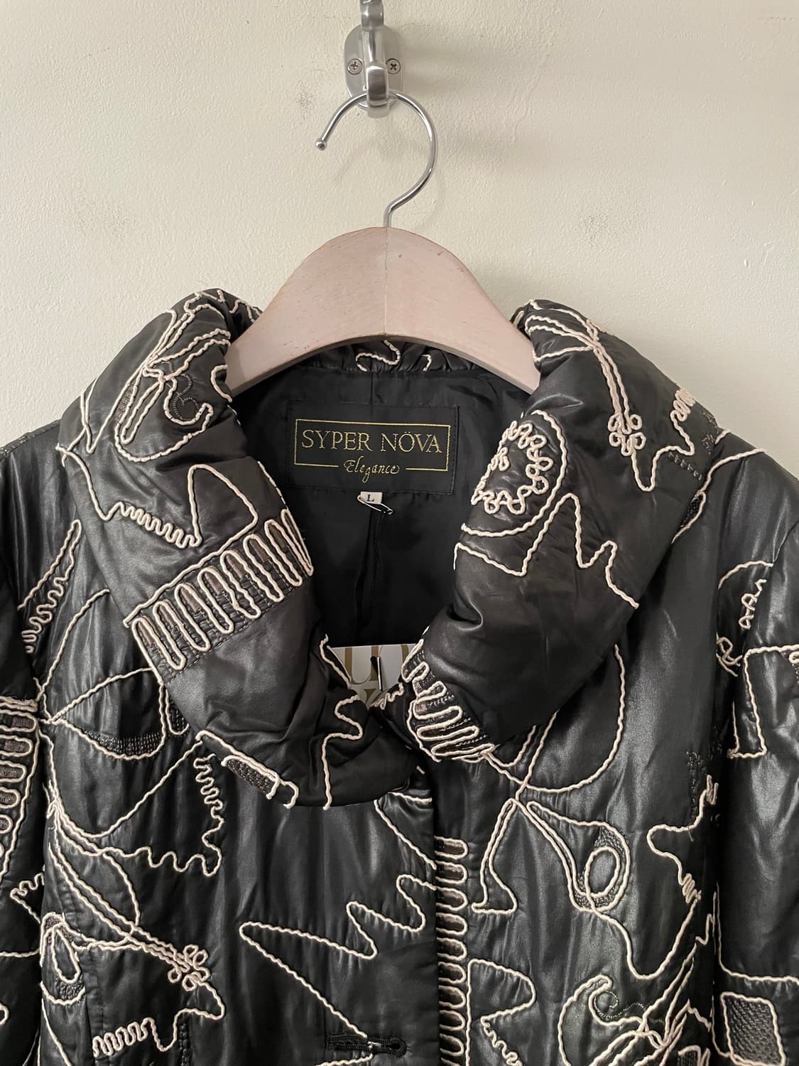 embroidered patterned padded jacket 상품이미지2