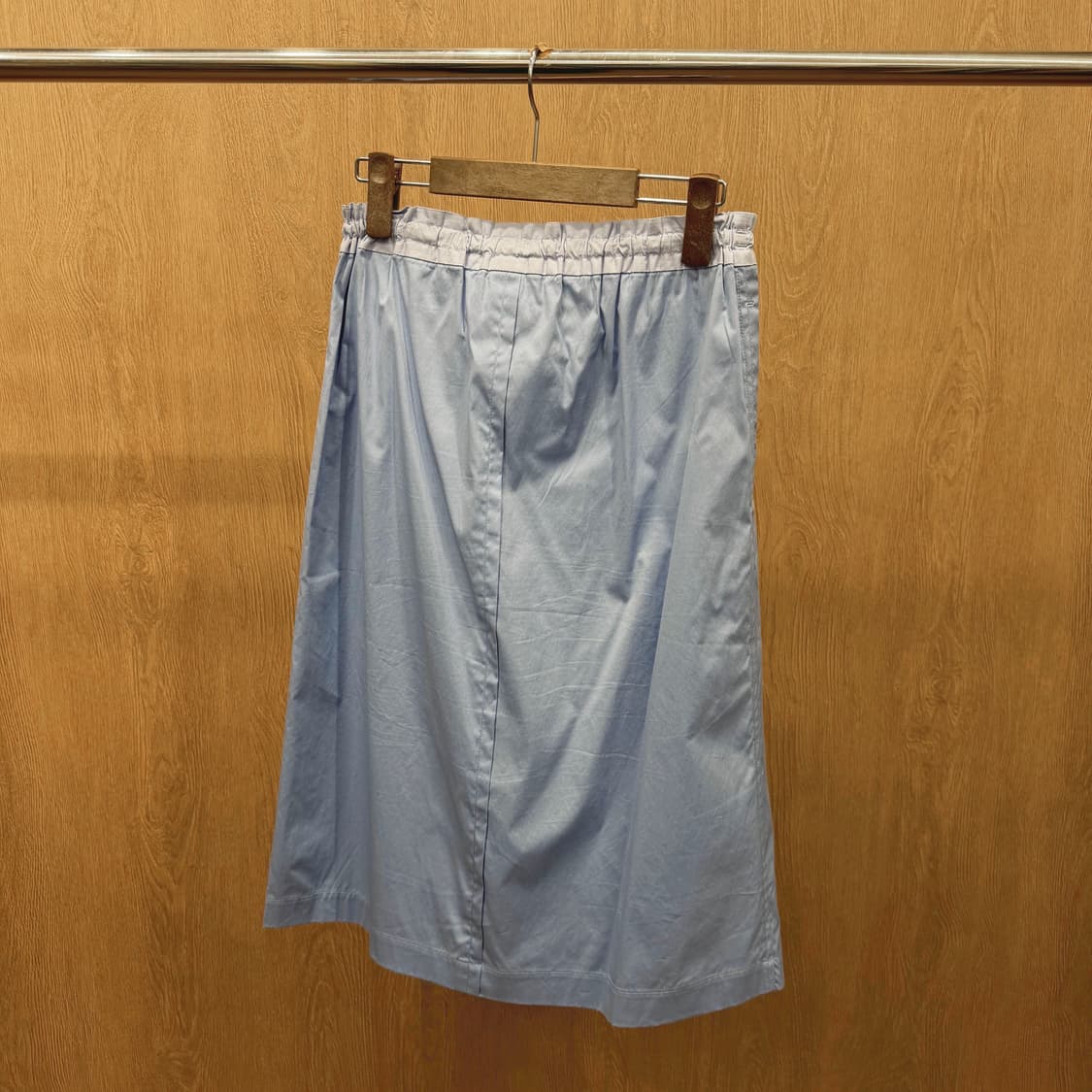 셔츠 시스템 미디 스커트 슬릿 레이어드 스트랩 디테일 A라인 라이트 블루 상품이미지3