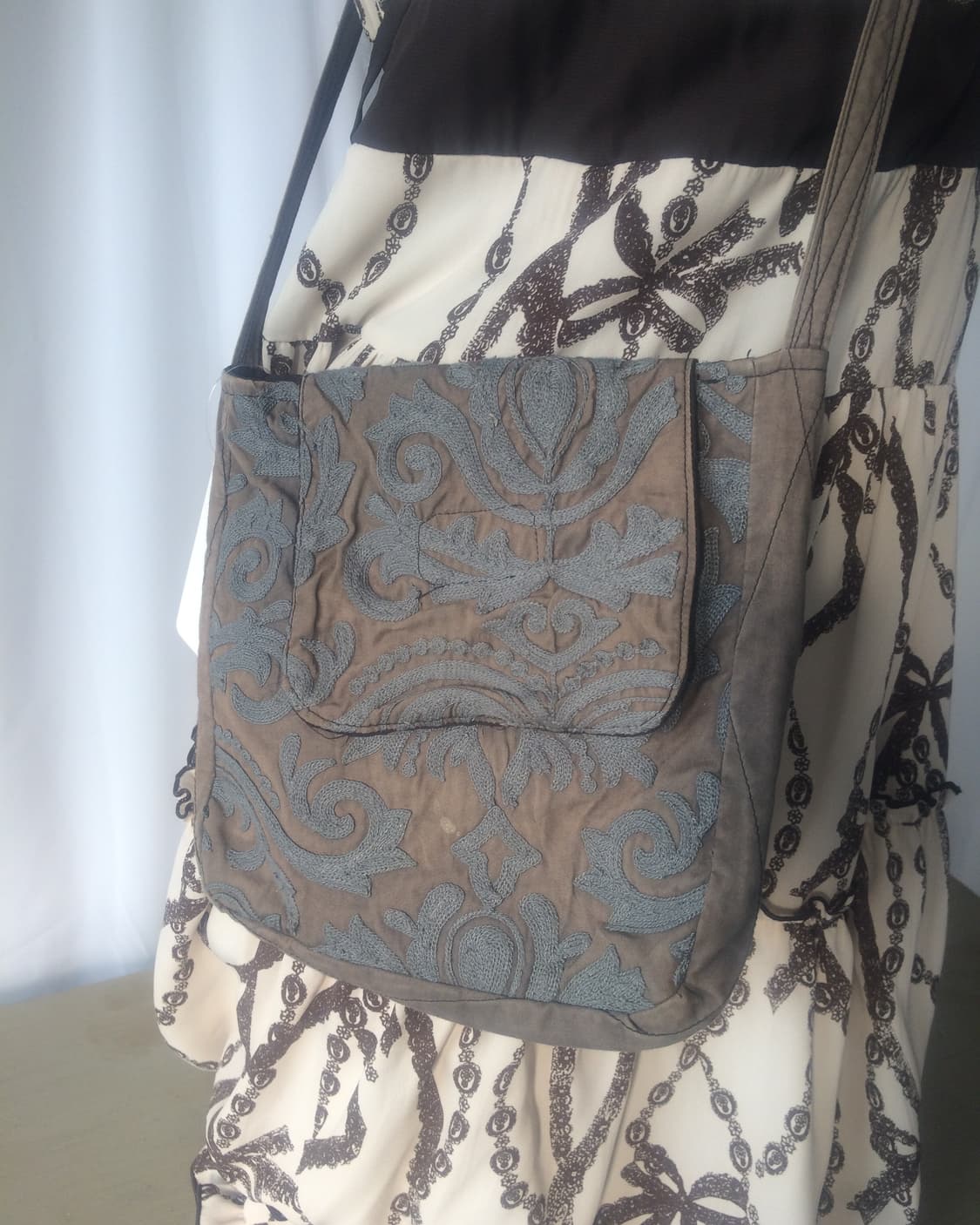 ornament pattern shoulder bag 상품이미지1