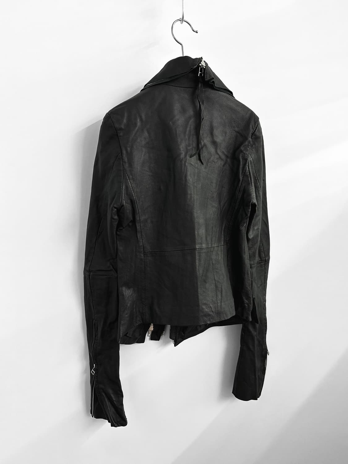 에캄 비대칭 램스킨 레더 자켓 상품이미지4