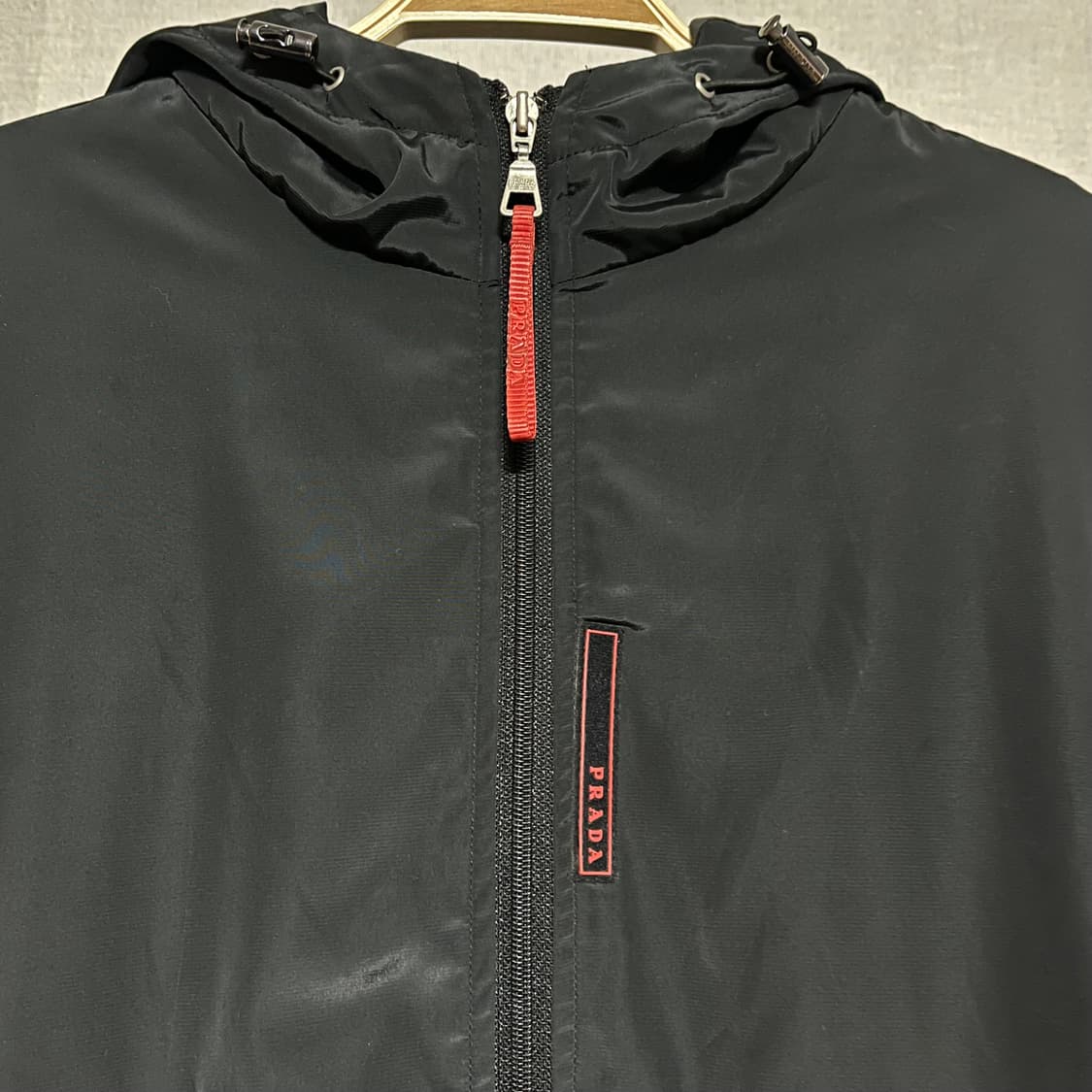 프라다 블랙 후드 바람막이 자켓 XL 상품이미지4