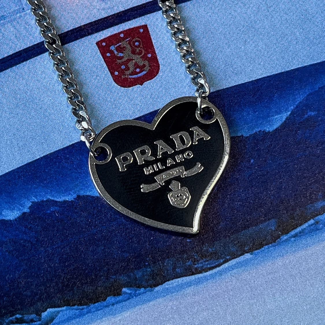 프라다 블랙하트 플레이트 업사이클링 실버 양고리 목걸이 상품이미지4