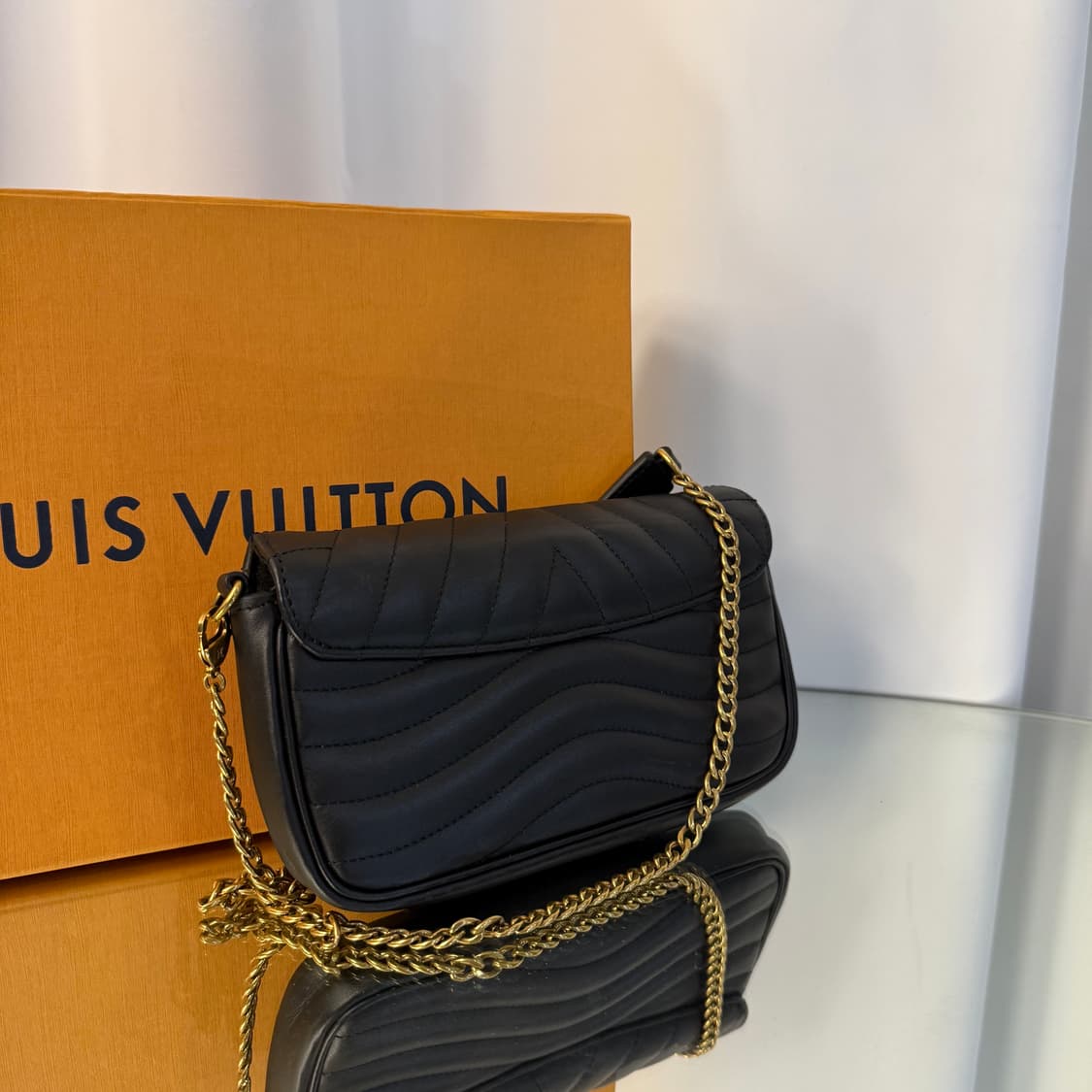 루이비통 뉴웨이브 포쉐트 체인백 블랙 상품이미지6