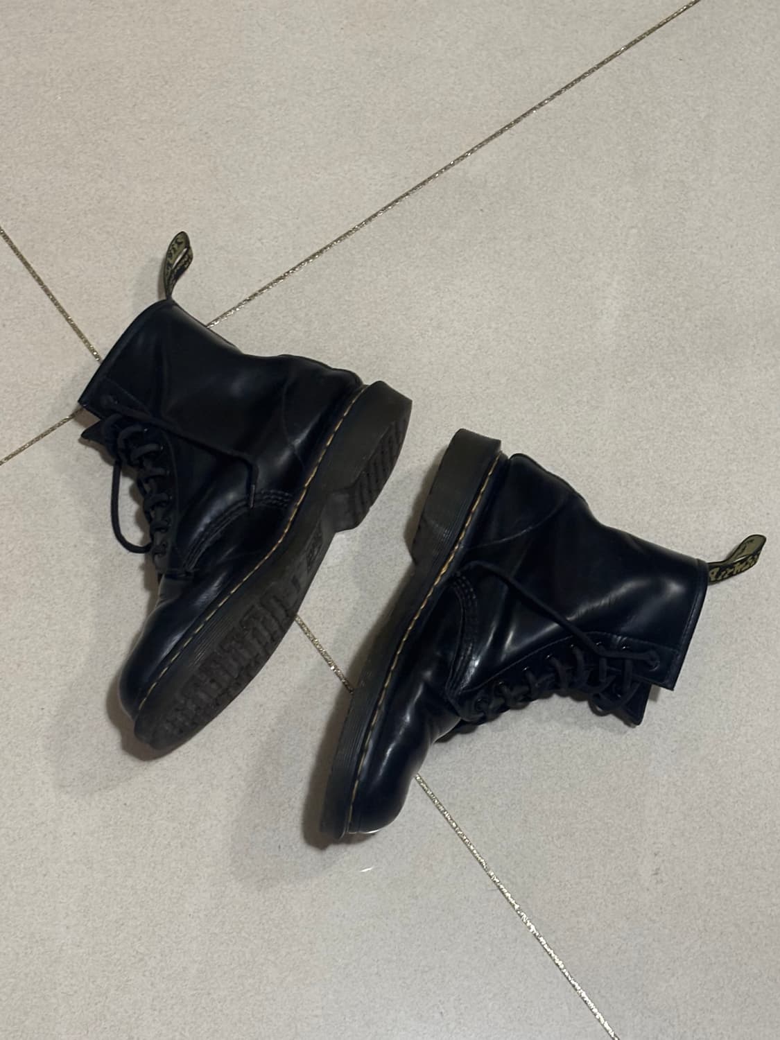 닥터마틴 1460 8홀 EU41 상품이미지7