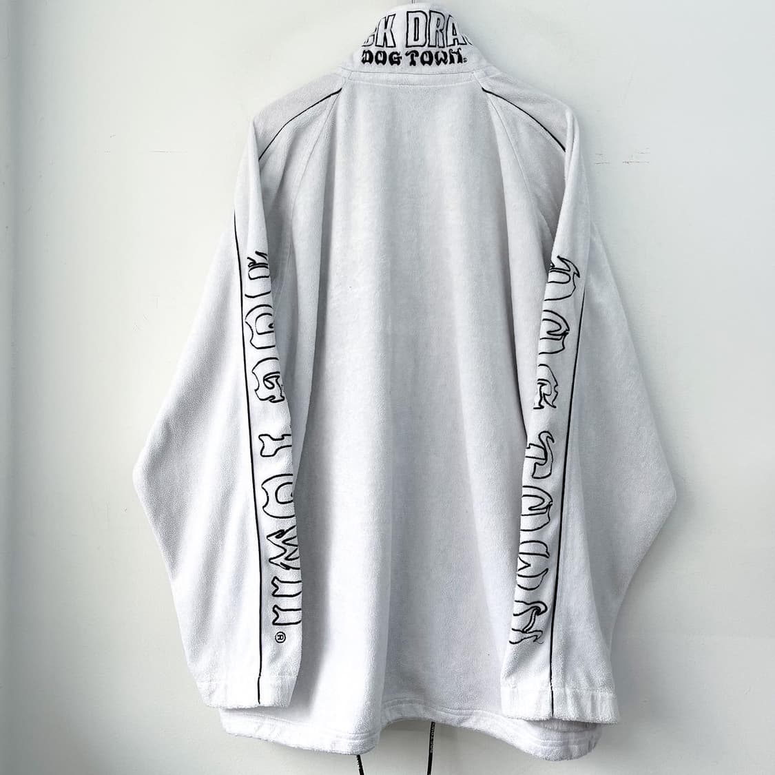 독 타운 90s 블랙 드래곤 화이트 벨루어 트랙 자켓 상품이미지8