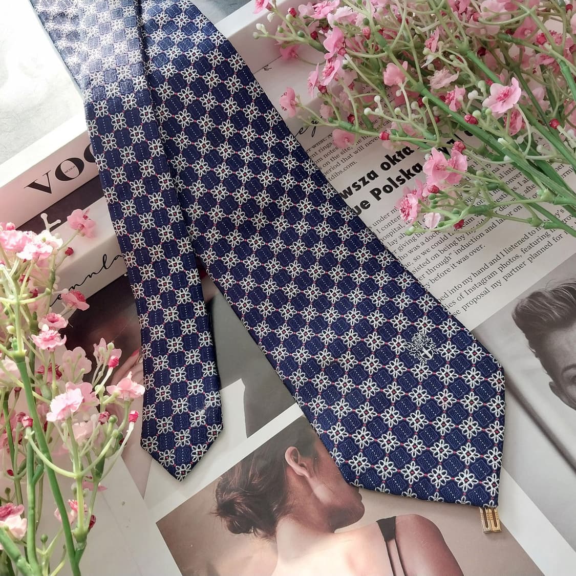 닥스 실크 네이비블루 플라워 패턴 넥타이 8.5cm A+등급 K1419
 상품이미지3