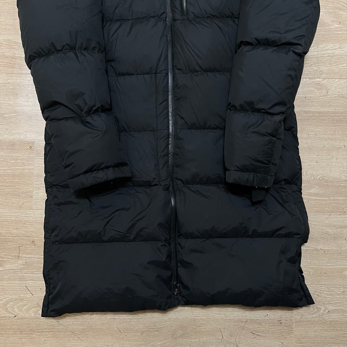 아디다스 여성 덕다운 와펜 벤치코트 후드 롱패딩 점퍼 [블랙] S/90 상품이미지3